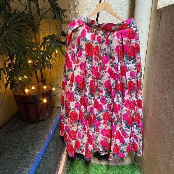 Long Skirt. Size - 32 - Picture 1 of 11